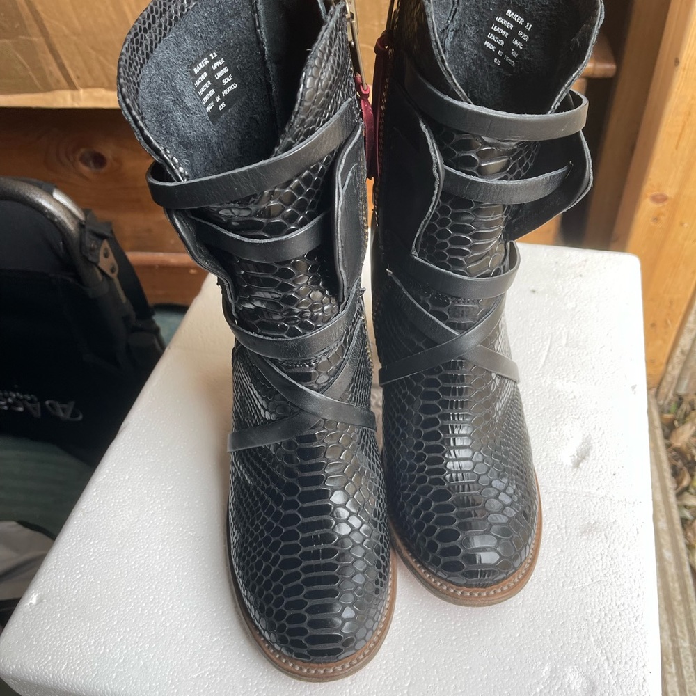 USED Freebird Bakers - Snake Skin